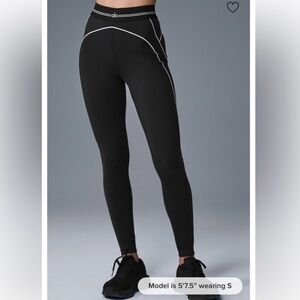 Alo Yoga Heart Throb Leggings Black White size Small LIKE NEW